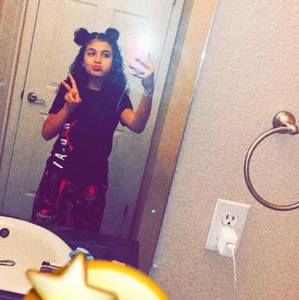 Meet your Posher, Annais